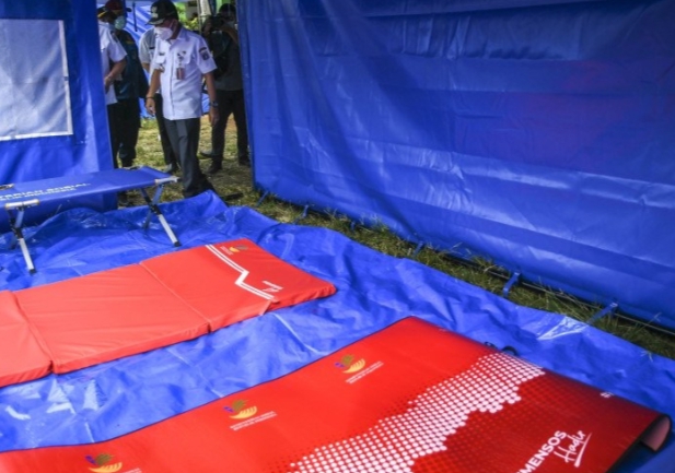 Sebelum Masuk Posko Pengungsian, Korban Banjir Dites Antigen