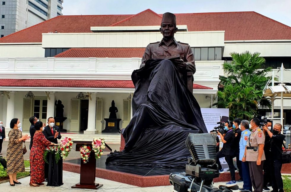 Resmikan Patung Bung Karno, Megawati Ingatkan Alumnus Lemhannas Wujudkan Pancasila