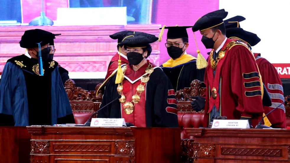 Jokowi: Megawati Pantas Dianugerahi Profesor Kehormatan
