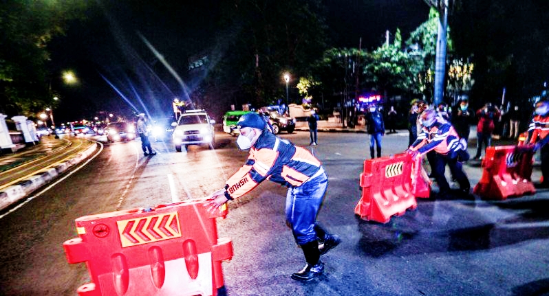 Covid-19 Menggila, Kebijakan PPKM Darurat Difinalisasi
