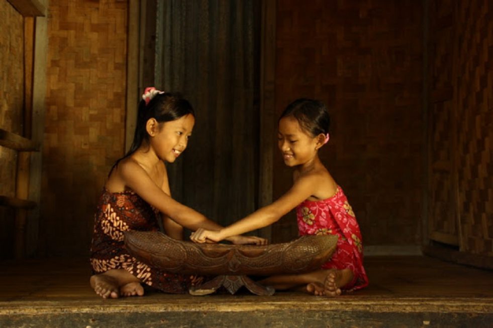 Congklak : Permainan Tradisional yang Hilang