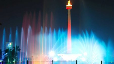 Air mancur di kawasan Monas
