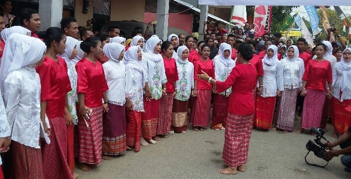 Dengan Pela Semua Bersaudara