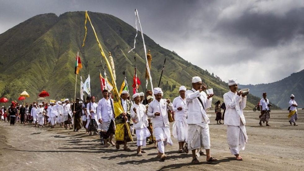 Upacara Kasada masyarakat Hindu Tengger