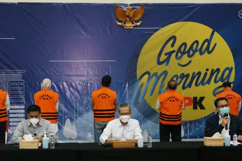 Suap Jabatan Sarat Konflik Kepentingan
