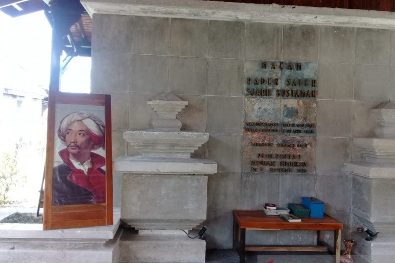 Makam maestro lukis dunia asal nusantara Raden Saleh Sjarif Bustaman di Gang Raden Saleh