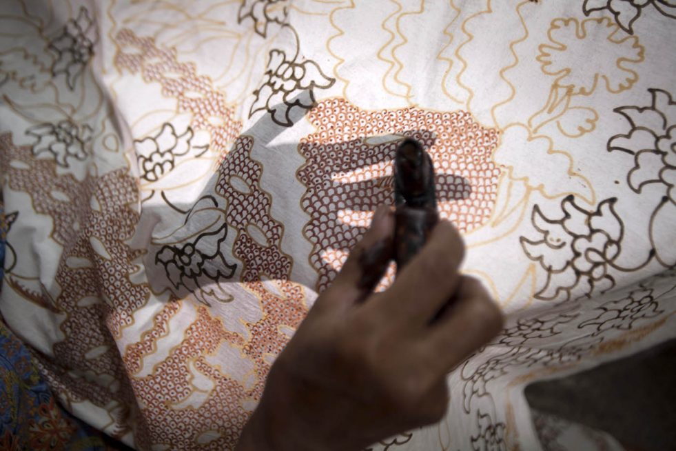 Jejak Cerita Para Pelestari Batik Lasem