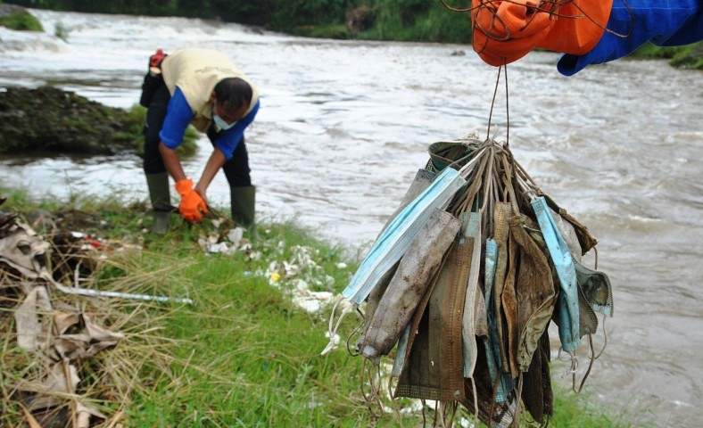 sampah plastik
