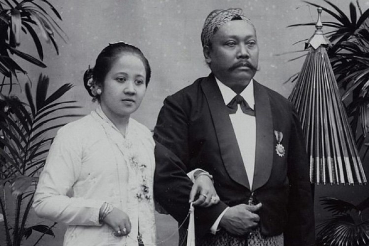 R.A. Kartini bersama suaminya - cdn
