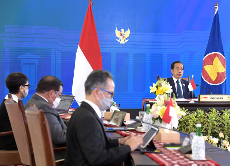Presiden RI Jokowi hadiri KTT ASEAN - Jepang ke 24 secara virtual