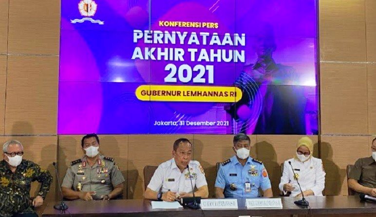 Gubernur Lemhannas RI Letjen TNI Purn Agus Widjojo saat menyampaikan Pernyataan Akhir Tahun 2021 Lemhannas RI, di Kantor Lemhannas, Jakarta Pusat, Jumat (31/12/2021). - inews