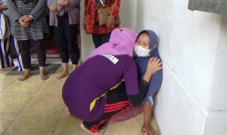 Marwatul, ibu dari korban meninggal pasca vaksinasi Covid-19 Naura Sabrina Galiya - Sindo