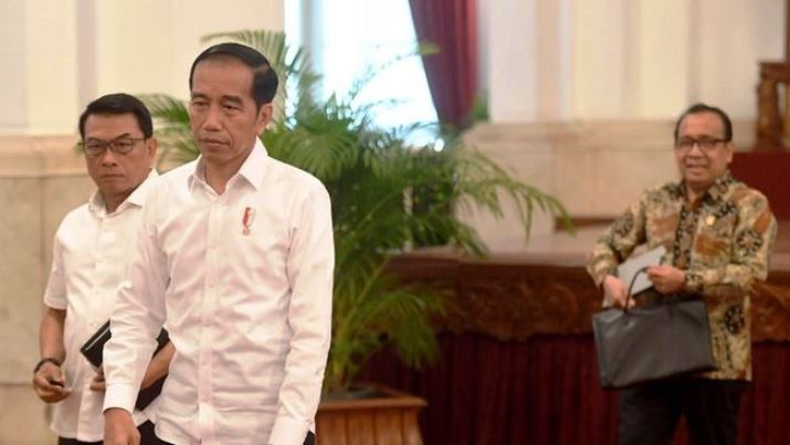 Kepala Staf Presiden Moeldoko saat mendampingi Presiden Jokowi. - Antara