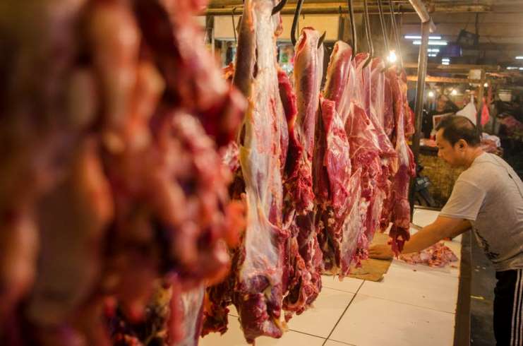 Pedagang daging melakukan protes atas kenaikan harga daging sapi - Antara