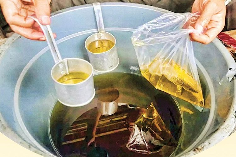 Ilustrasi minyak goreng curah - PikiranRakyat