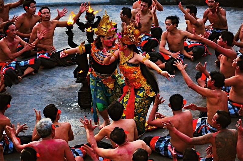 Tari Kecak, Sakral dan Magis