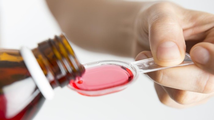 Ilustrasi, obat sirup anak - getty images