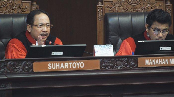 Hakim Konstitusi Suhartoyo, dilantik menjadi Ketua Mahkamah Konstitusi gantikan Anwar Usman - Kompasiana