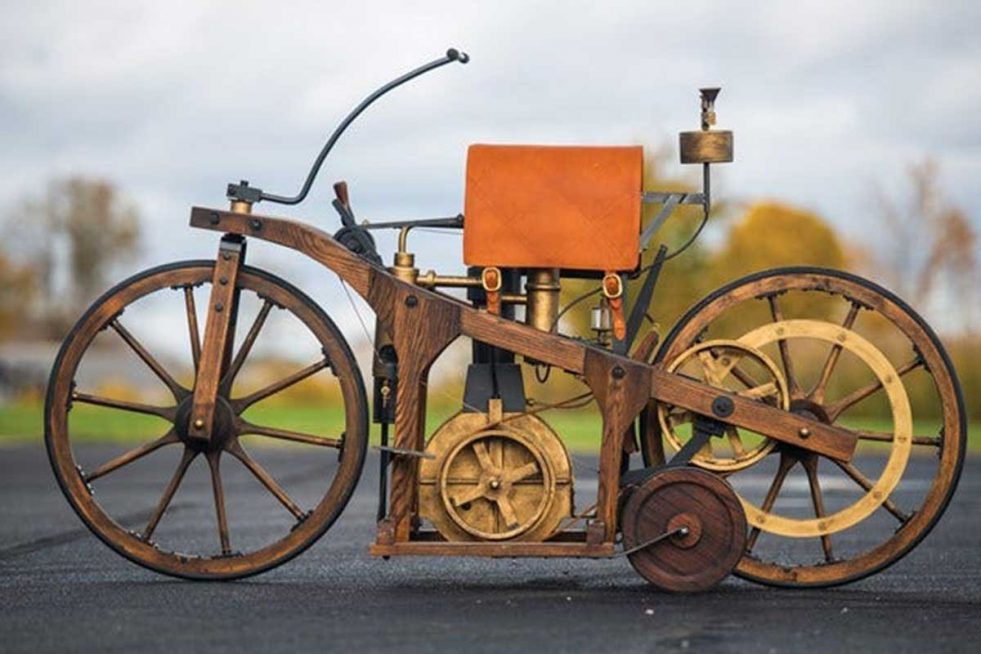 Gottlieb Daimler: Pionir Otomotif Modern