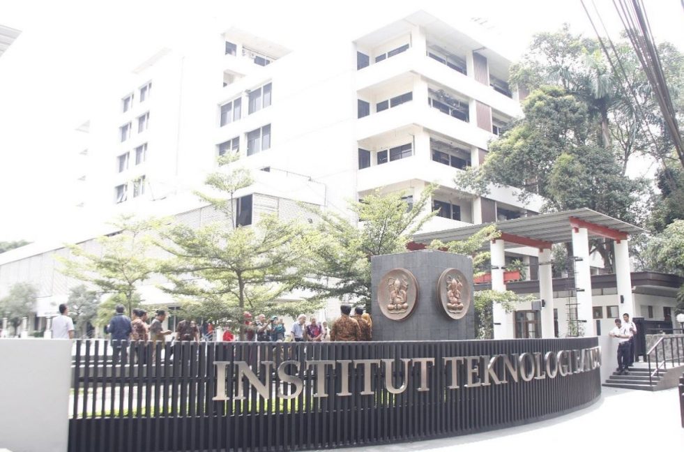OJK Bersuara Mengenai Pinjol di Kampus ITB