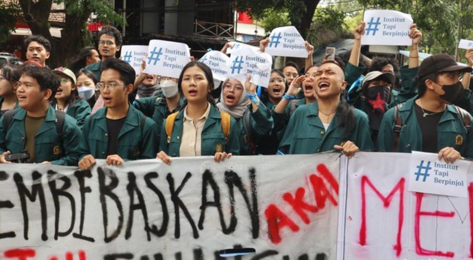 Mahasiswa ITB tolak jasa Pinjol untuk bayar kuliah - Detik