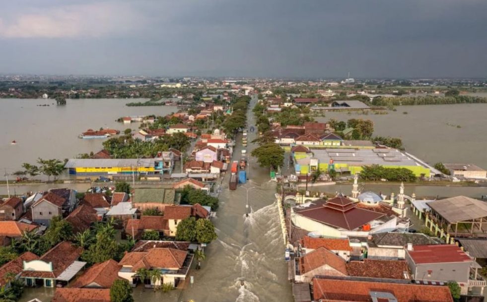 Banjir masih melanda wilayah Demak, Jawa Tengah sehari menjelang pemilu 2024 - Antara