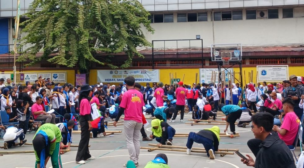 Meriahnya Lomba PMI di SMAN 70 Jakarta Selatan