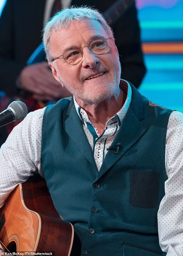 Legenda Rock Inggris Steve Harley Meninggal Dunia pada Usia 73 Tahun