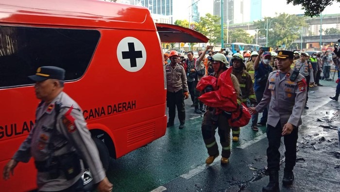Tragedi Kebakaran di Toko Bingkai Mampang Prapatan: Tujuh Korban Tewas Ditemukan