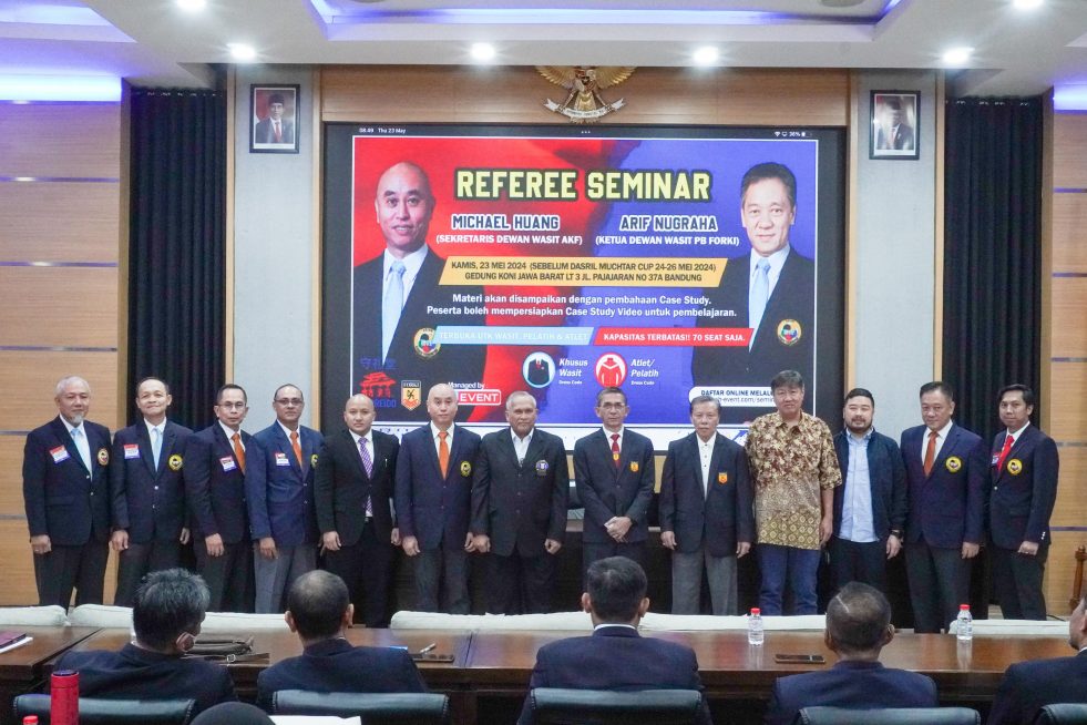 Federasi Olahraga Karate-do Indonesia (FORKI) Jawa Barat dan Event Organizer Karate OSH EVENT menyelenggarakan Seminar Perwasitan