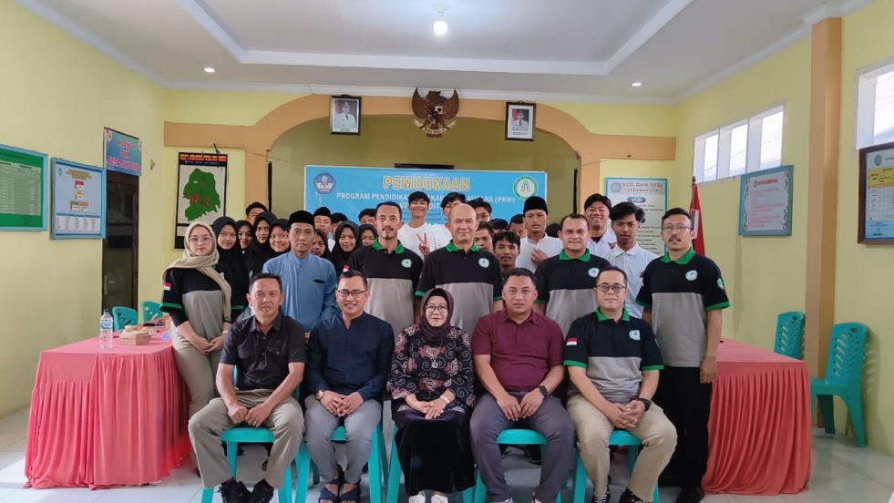 Program Pendidikan Kecakapan Wirausaha (PKW) Keterampilan Video Editing di PKBM Nurul Falah