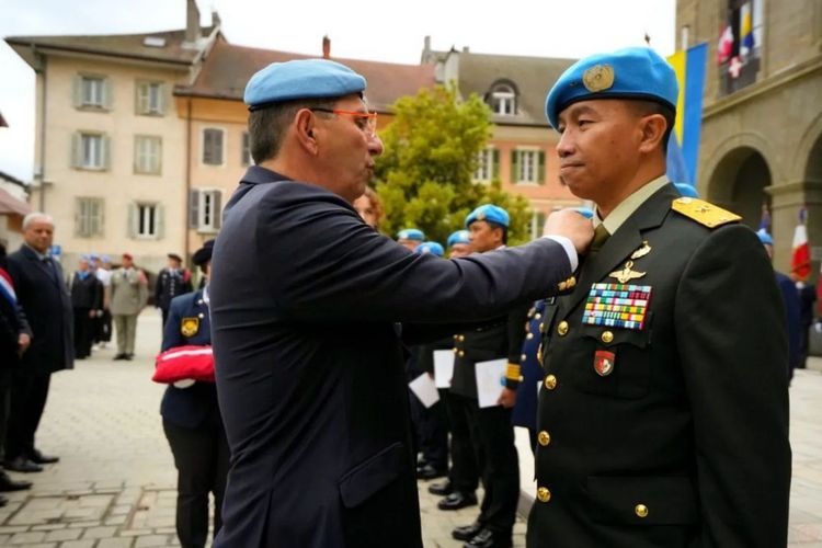 Penghargaan “Commemorative Medal of Peace” untuk Lima Perwira TNI dan Satu Perwira Polri di PBB