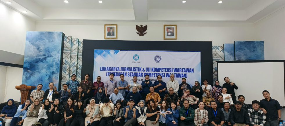 foto bersama setelah selesai pelaksanaan Uji Kompetensi Wartawan di LPDS.