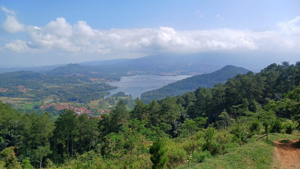 Bukit Bagarurung: Destinasi Wisata Alam Baru di Kuningan dengan Panorama Memukau