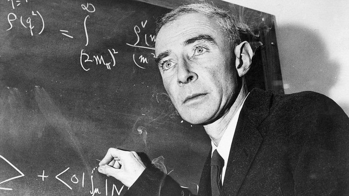 Mengenal Julius Robert Oppenheimer, Bapak Bom Atom