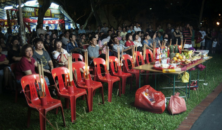 Hungry Ghost Festival: Tradisi Menghormati Arwah di Bulan Hantu