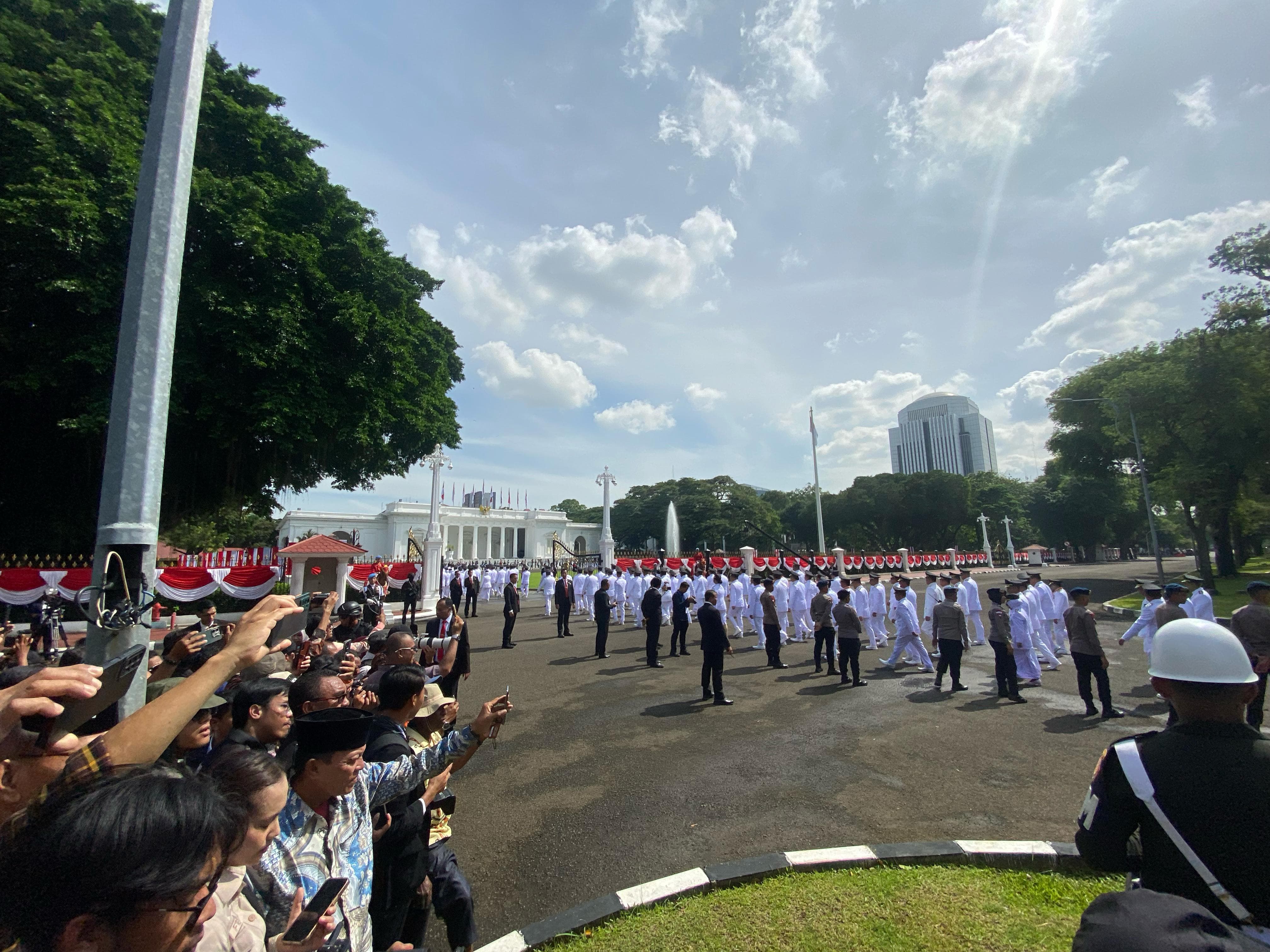 961 Kepala Daerah Terpilih Kirab dari Monas ke Istana Kepresidenan