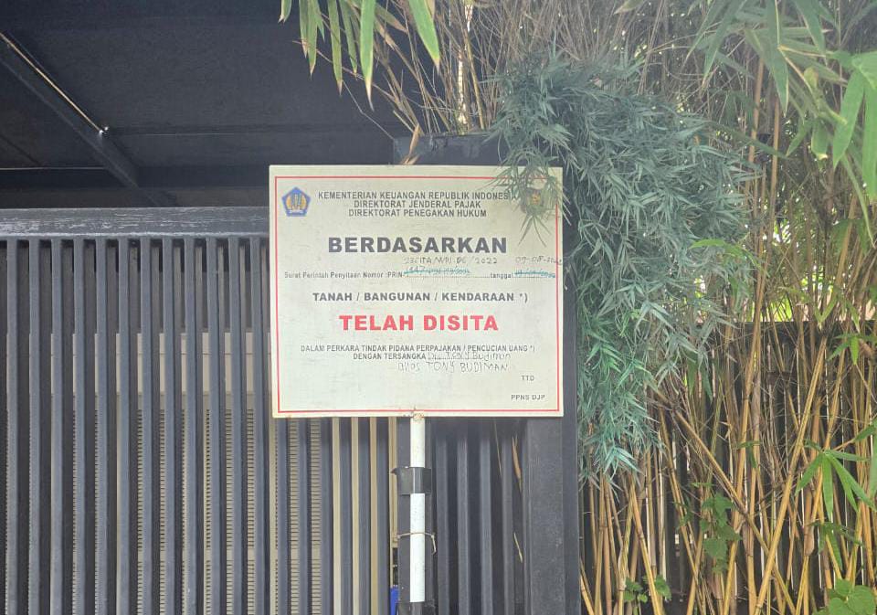 Kejagung menyita rumah milik Drs Tony Budiman terkait kasus perpajakan (DOK. Kejagung)