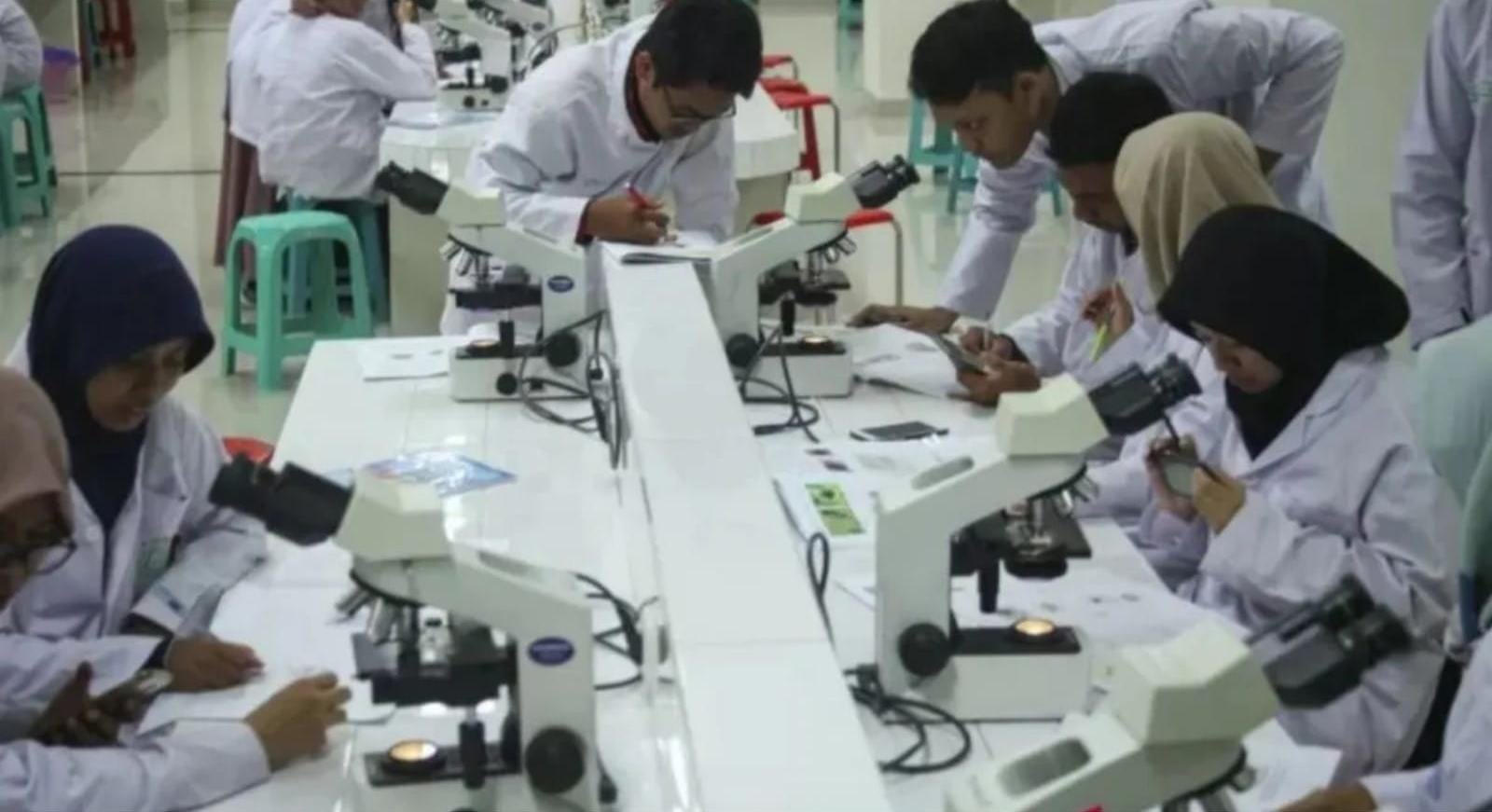 Dokter-Dokter Tersedu di Meja Kasir Negara
