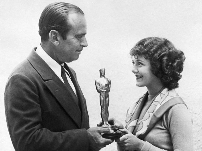 Janet Gaynor, aktris pertama yang menerima piala Oscar untuk kategori aktris utama terbaik di Academy Awards perdana pada 1929. (Foto: Bettmann Archive via Getty Images)
