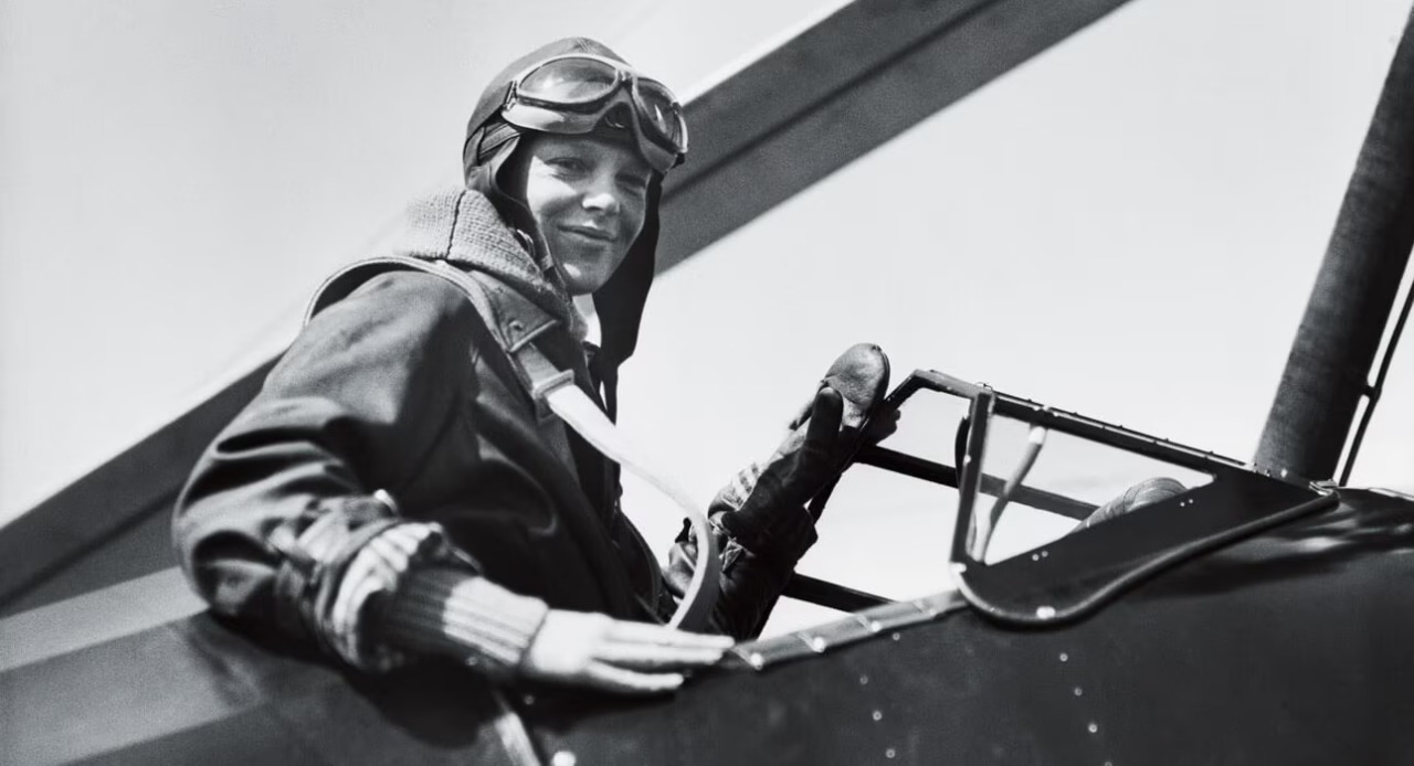 Kisah Amelia Earhart dan Penerbangan yang Tak Pernah Kembali