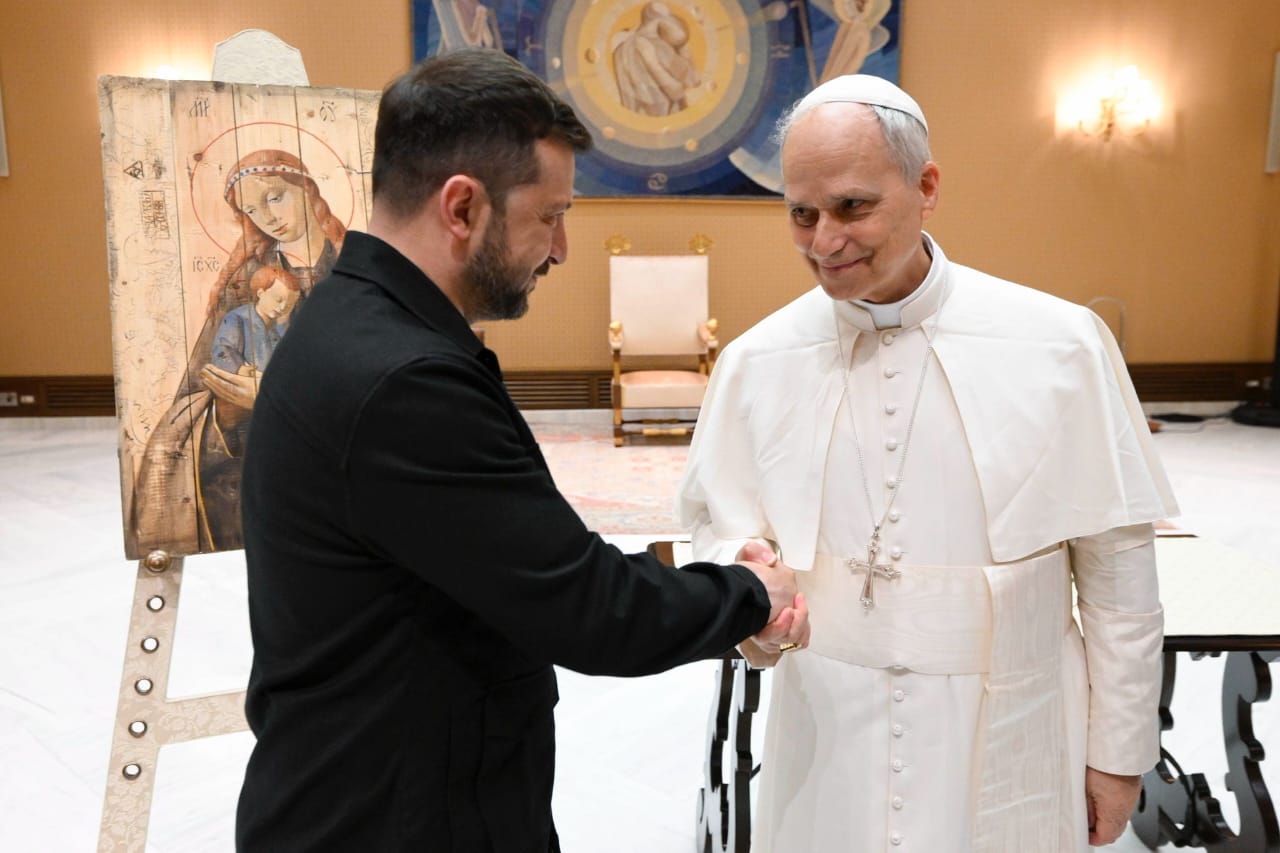 Zelenskyy Bertemu Paus Leo XIV untuk Pertama Kalinya