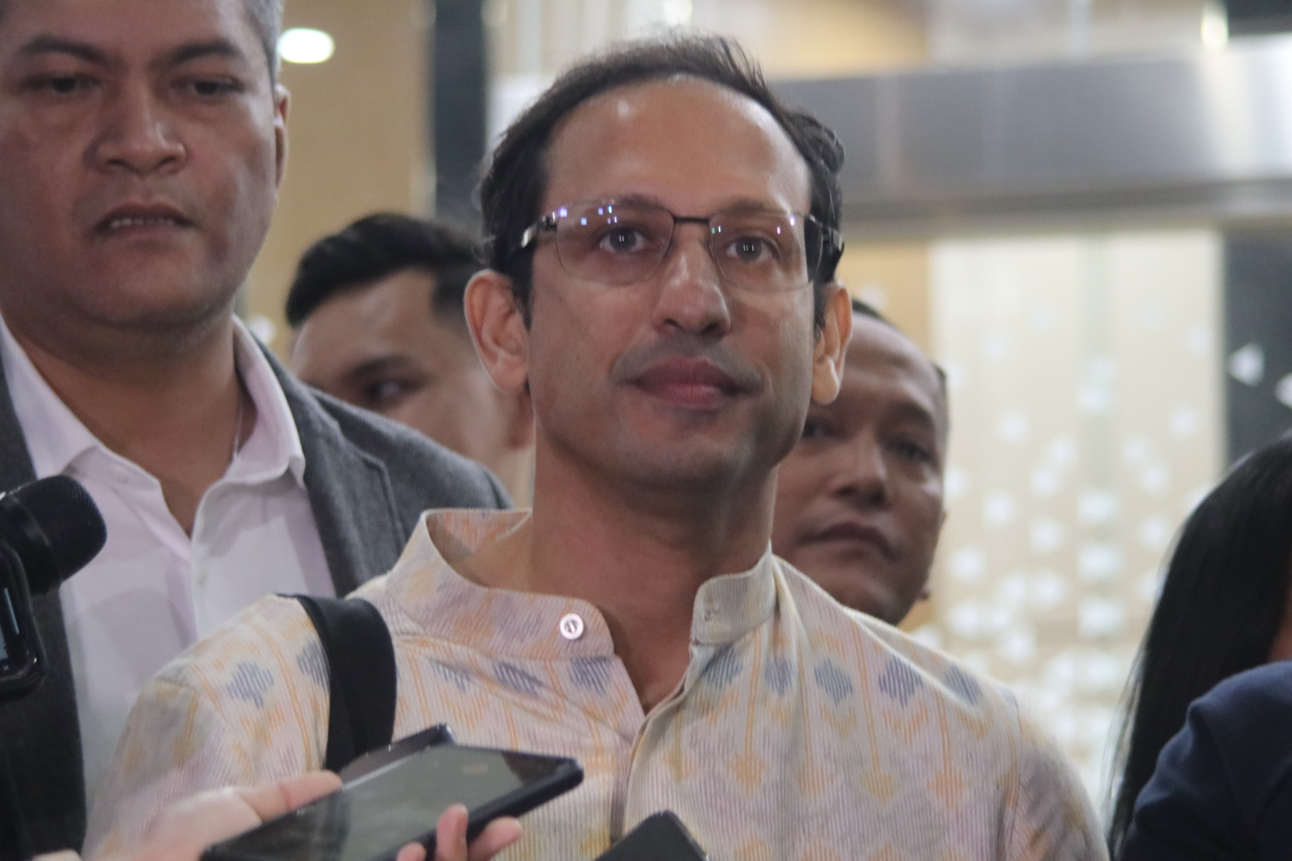 Diperiksa Kejagung 12 Jam, Nadiem Makarim Ijin Pamit, Keluarga Menunggu