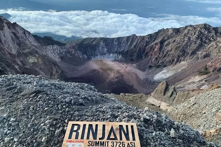 Mengenal Legenda di Balik Gunung Rinjani