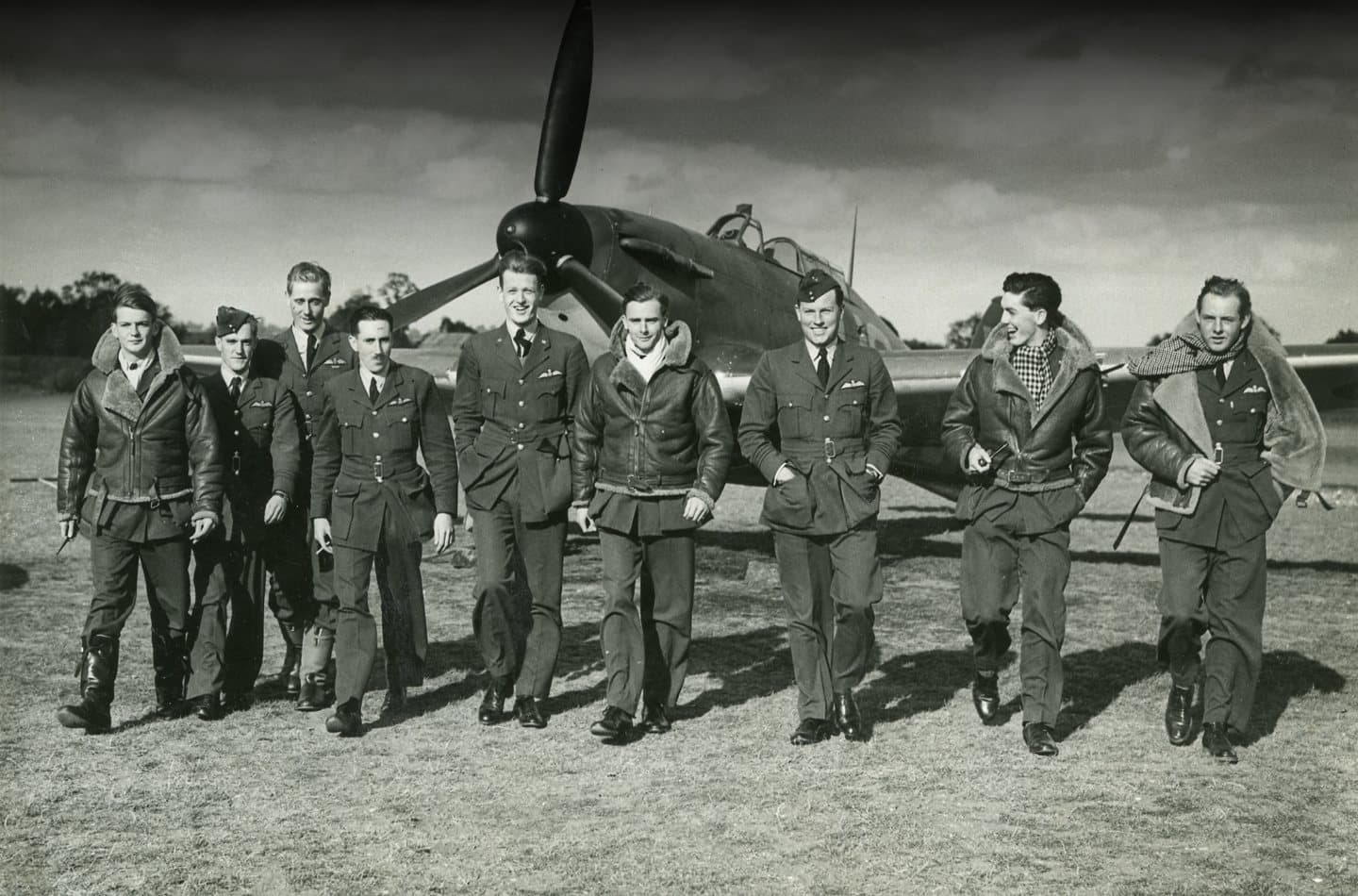 Terdiri dari 2.945 awak pesawat, RAF bergabung dengan relawan dari 13 negara berbeda, beberapa di antaranya memiliki pengalaman tempur melawan Luftwaffe di angkatan udara mereka sendiri. Pasukan internasional ini kemudian dikenal sebagai 'The Few'. (Sumber: Royal Air Force)
