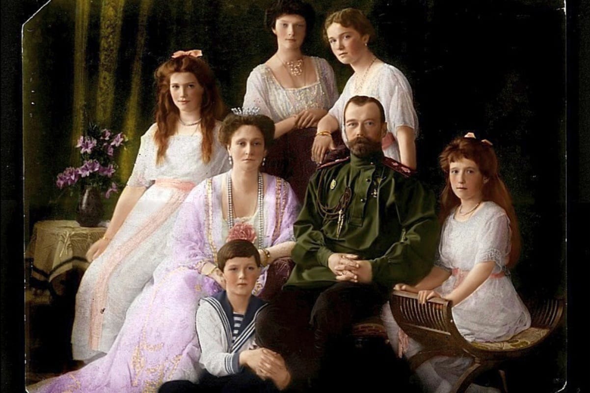 17 Juli 1918: Tsar Nicholas II dan Keluarganya Dieksekusi oleh Kaum Bolshevik