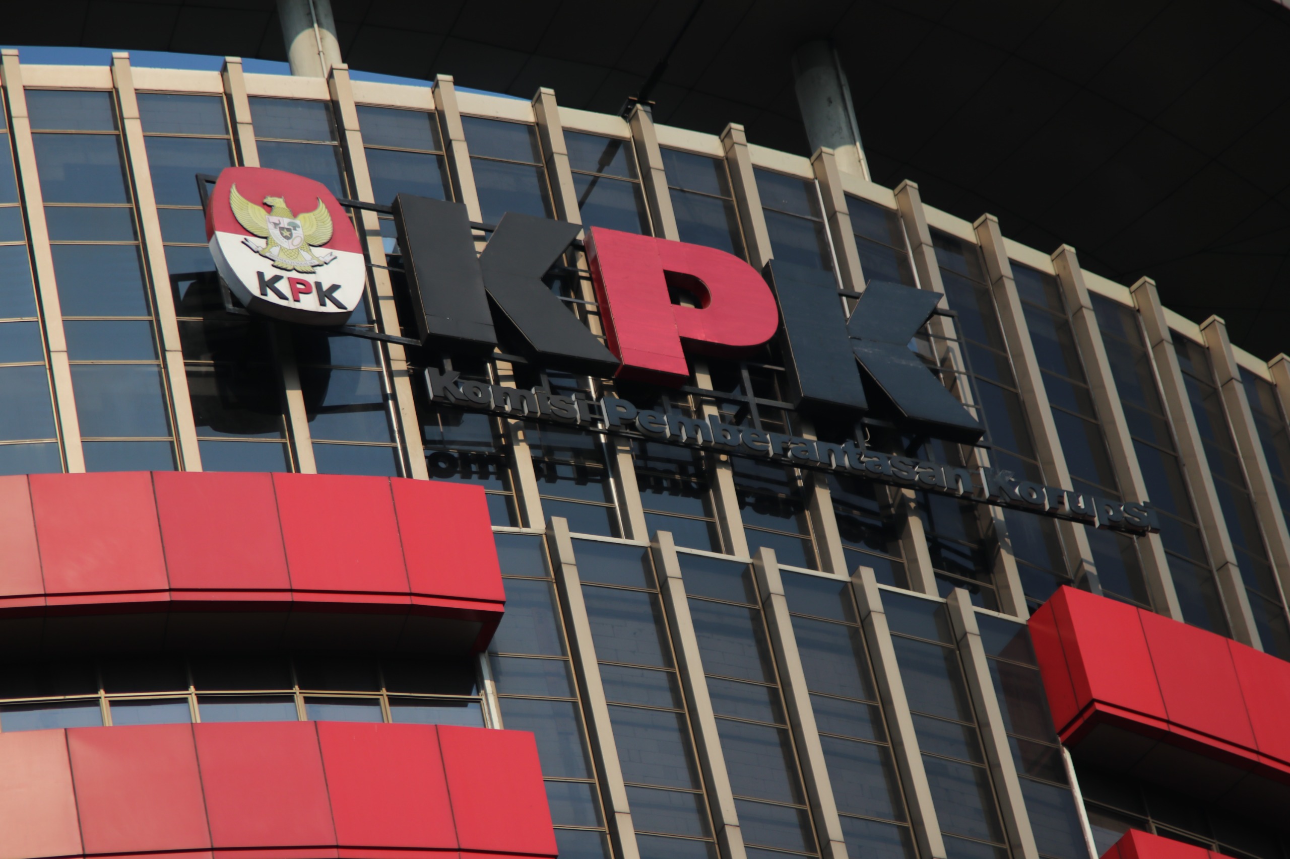 Khalid Basalamah Serahkan Uang ke KPK, Uang siapa?