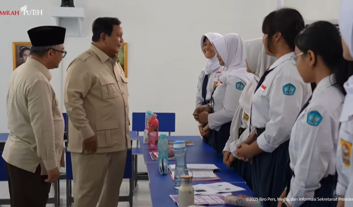Prabowo Resmikan Program Digitalisasi Pembelajaran Nasional: 288 Ribu Sekolah Siap Masuk Era Pendidikan Digital