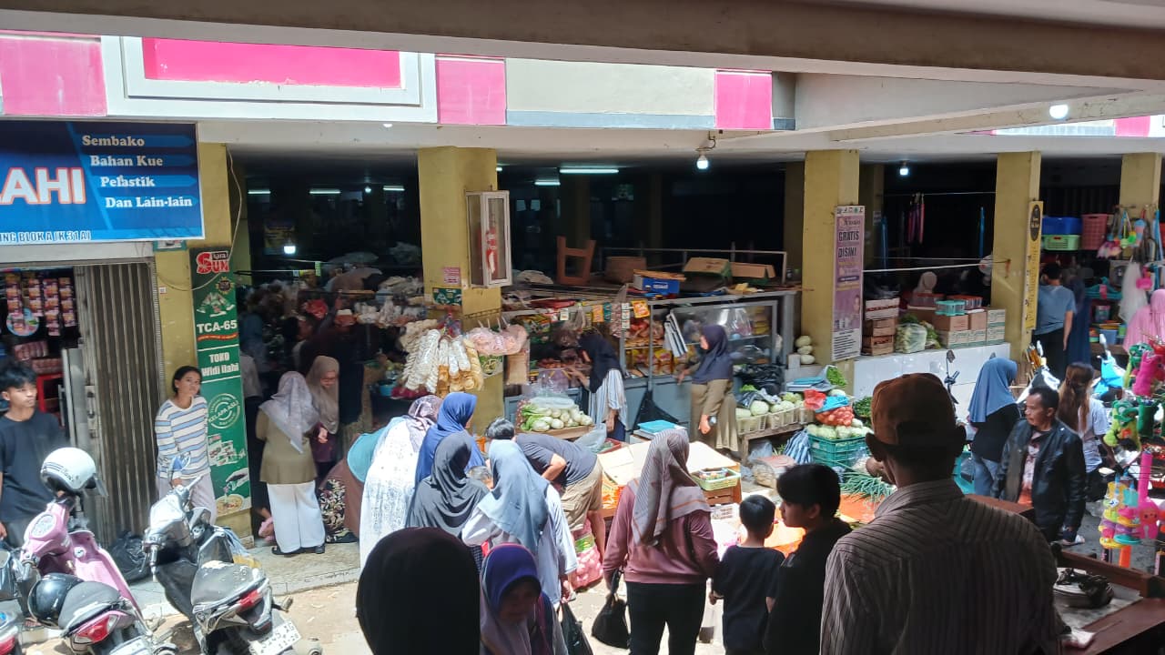Jelang Lebaran, Harga Pangan di Pasar Cikijing Majalengka Naik